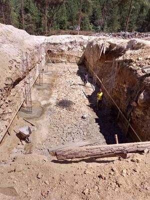 Foto zur Meldung: Fundamente für das Wasserkraftwerk in Tandala