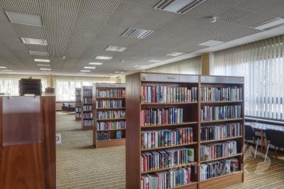 Die Stadtbibliothek ist ab 16. November wieder zu den regulären Öffnungszeiten erreichbar. Foto: Lars Schladitz