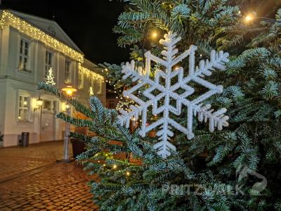 Weihnachtliches Flair soll es wie im vergangenen Jahr in Pritzwalk geben, auch wenn der Weihnachtsmarkt abgesagt werden muss. Foto: Katja Zeiger