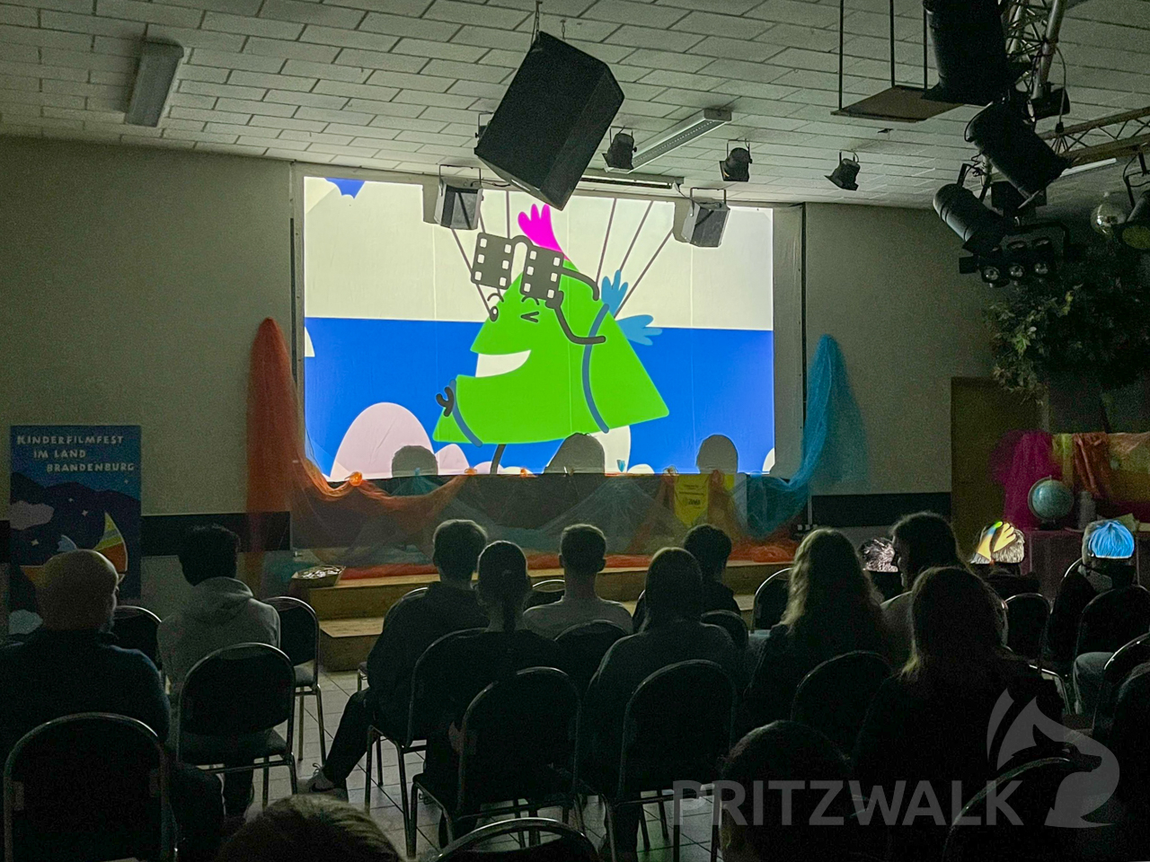 Schülerinnen und Schüler der Freiherr-von-Rochow-Schule Pritzwalk sahen den Auftaktfilm. Foto: Sandra Bels/Stadt Pritzwalk