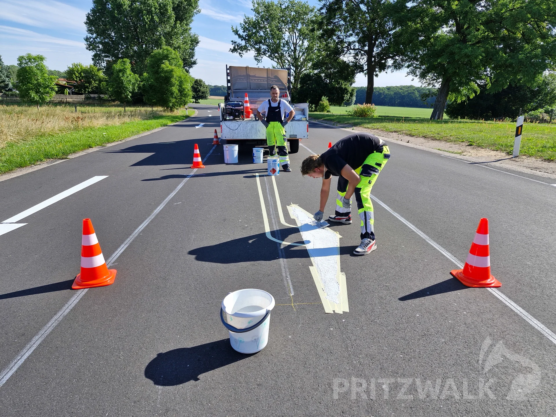Erst wird gegossen, dann gespachtelt. Foto: Stadt Pritzwalk