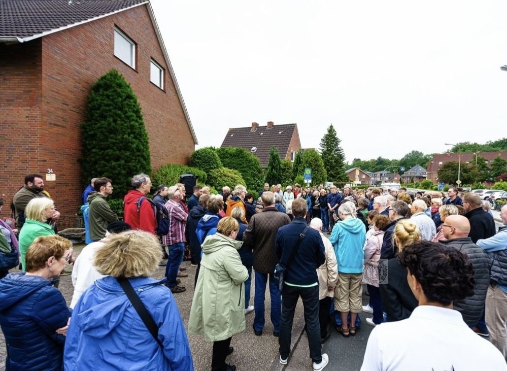 Stolpersteinverlegung in Leer, Hohe Loga 34