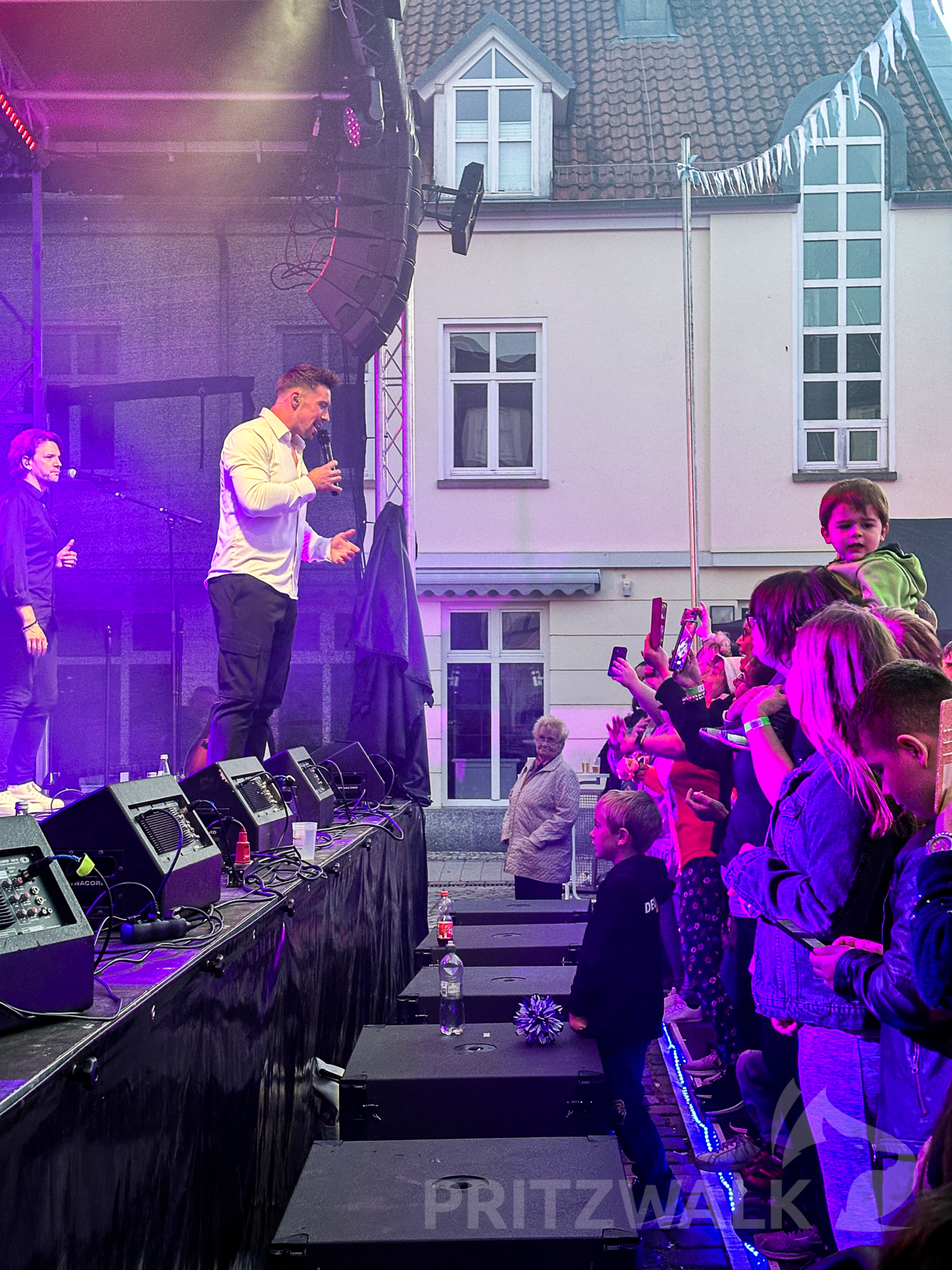 RAMON ROSELLY war für die weiblichen Fans das Highlight des Abends. Foto: Katja Zeiger