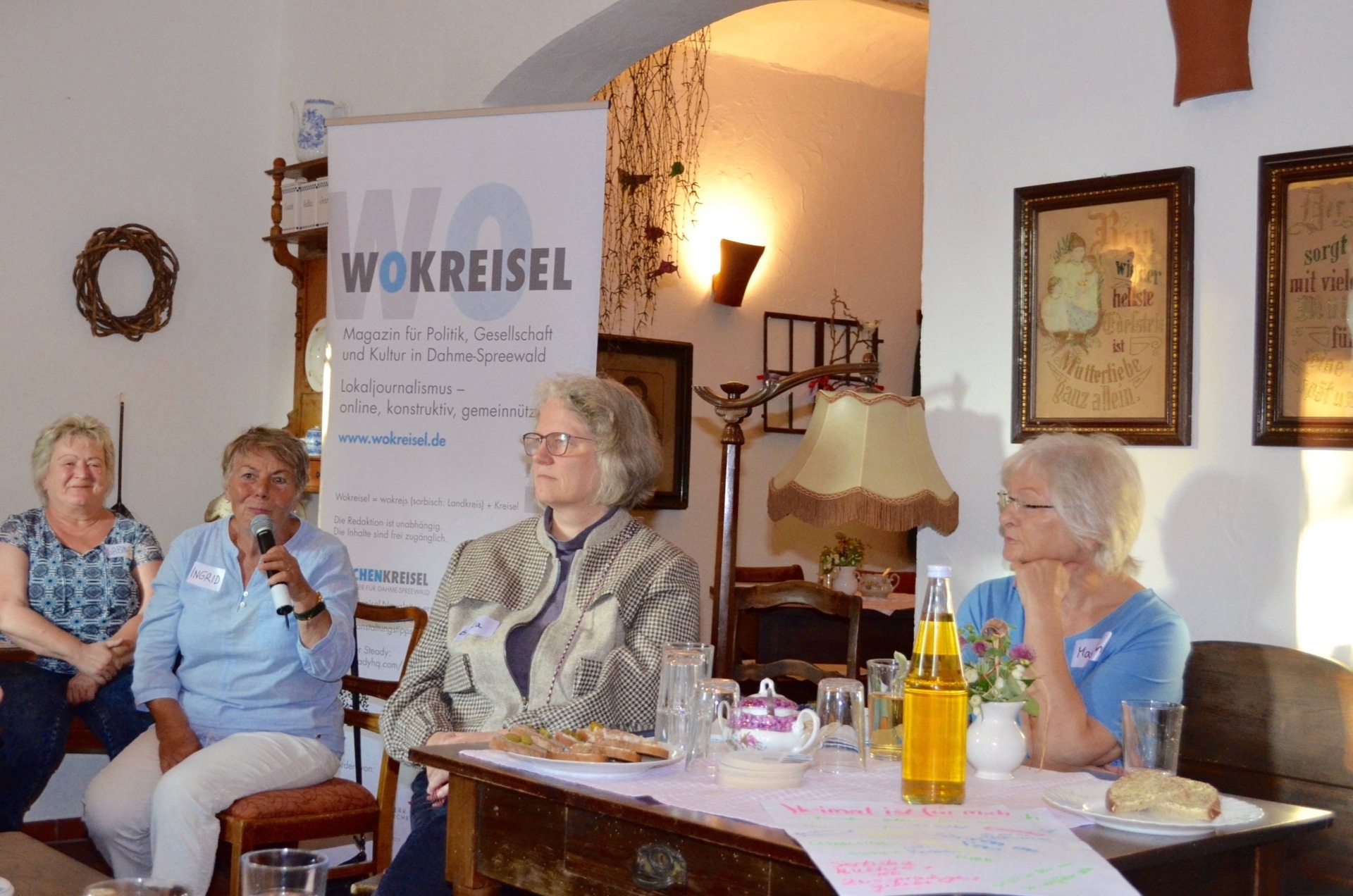 Das WOhnzimmer im Kornspeicher Straupitz. Foto: Andreas Staindl
