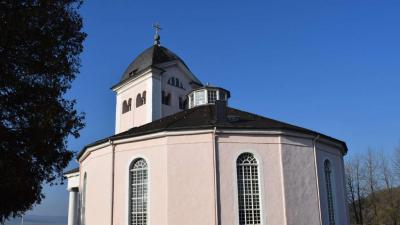 Die Rundkirche in Oberneisen: von innen wie außen ein außergewöhnliches Bauwerk.© NN (Bild vergrößern)