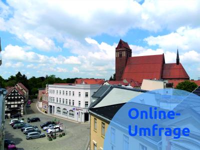 Stadt Perleberg | Ansicht auf den Schuhmarkt sowie die St. Jacobi-Kirche
