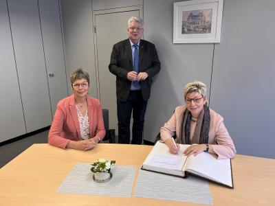 Foto zur Meldung: Besuch der Landtagsvizepräsidentin Carina Gödecke und des SPD-Landtagsabgeordneten Hartmut Ganzke