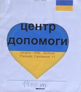 Hinweisschild Ukrainehilfszentrum