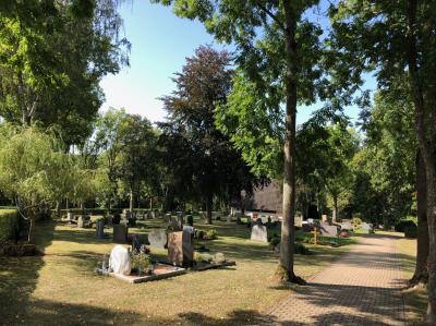 Räumung von Grabstätten auf den Friedhöfen in der Gemeinde Niederaula (Bild vergrößern)