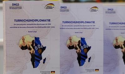 Buchhinweis: „Turnschuhdiplomatie“ zwischen Kairo, Accra und Maputo (Bild vergrößern)