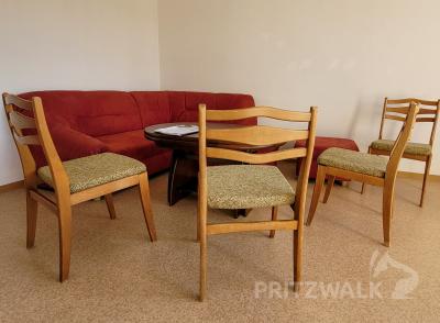 Die Wohnungen der Wohnungsbaugesellschaft Pritzwalk werden der-zeit mit den gespendeten Möbeln eingerichtet. Foto: Beate Vogel