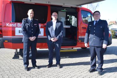 Foto zur Meldung: Übergabe Einsatzleitfahrzeug an die Freiwillige Feuerwehr Wittenberge