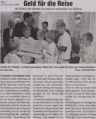 Geld für die Reise - AG Schach der Kleinen Grundschule unterstützt von Stiftung - Blitz (Bild vergrößern)