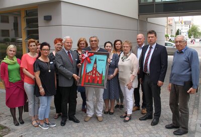 Austausch von Erinnerungsgeschenken anlässlich eines Erfahrungsaustausches in Demmin mit Vertretern von sozialen Einrichtungen aus Bobolice.