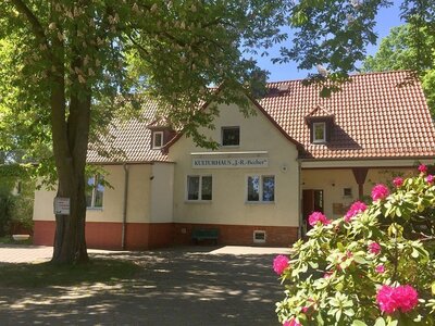 Unser Bild zeigt das Kulturhaus Johannes R. Becher im Havelländer Weg 67.