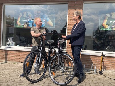 Foto zu Meldung: Eröffnung des Fahrradgeschäftes „ebikeakku.shop“