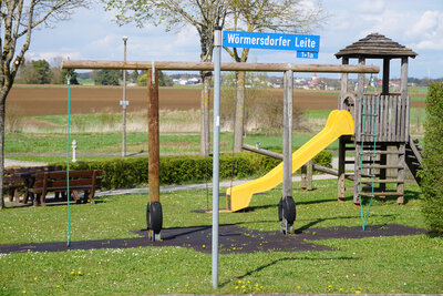 Der Spielplatz im Baugebiet Ziegelhütter Weg in Pollenfeld erhält neue Spielgeräte. (Bild vergrößern)