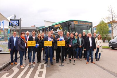Eröffnung Freizeitbus-Saison 2022 (Quelle: https://www.landkreis-kelheim.de/media/12580/eroeffnung_saison_freizeitbus.jpg) (Bild vergrößern)