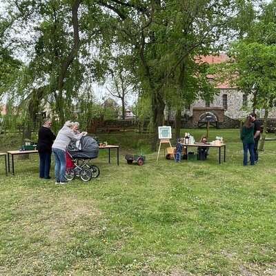 Foto zur Meldung: Erster Pflanzentausch in Zinndorf
