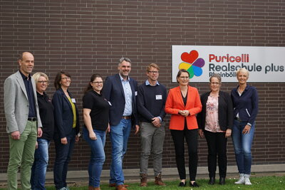 Meldung: Puricelli Realschule plus erhält Auszeichnung für nachhaltiges Lernen von Ministerin Stefanie Hubig persönlich überreicht.