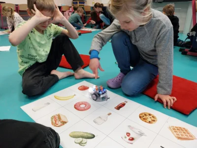 Mit Bluebots etwas über Ernährung lernen (Bild vergr&ouml;&szlig;ern)