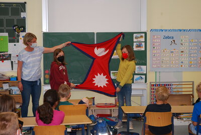 Nepalprojekt- Besuch vom Kepler-Gymnasium (Bild vergrößern)