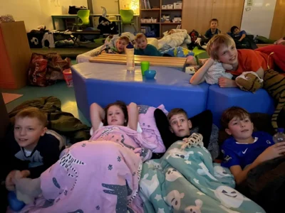 Die Klasse 3a allein zu Haus (Bild vergr&ouml;&szlig;ern)