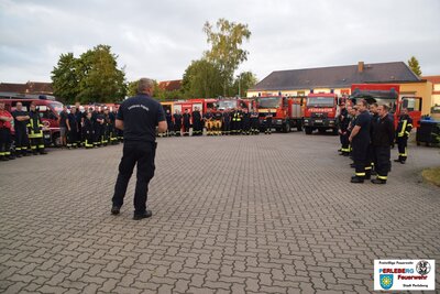 Brandschutzeinheit des Landkreises Prignitz hilft in Treuenbrietzen