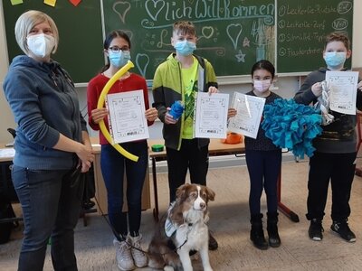 Foto zur Meldung: Lille hilft: Unser Hunde-Projekt in der 5. Klasse