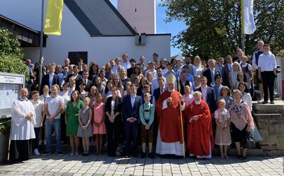 Foto zur Meldung: Feierlicher Firmgottesdienst in der Kirche von Miltach mit unseren Firmlingen