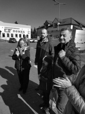 Bürgermeisterin Nora Görke mit Boguslaw Olejnik bei einer Ukraine-Spendenübergabe im März 2022 in Walcz