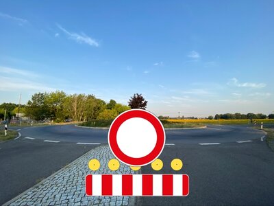 Symbolbild: Kreisverkehr Groß Klessow wegen Baumaßnahme bis zum 12.08.22 gesperrt. (Bild: OSL / Nora Bielitz) (Bild vergrößern)