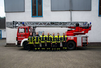 Neue Drehleitermaschinisten bei der Feuerwehr der Gemeinde Finnentrop (Bild vergrößern)