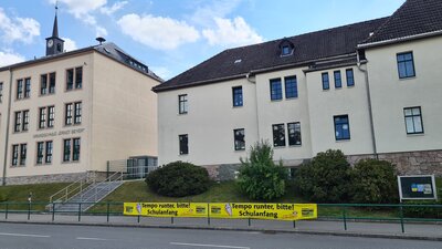 Autofahrer aufgepasst! Die Schule beginnt wieder! (Bild vergrößern)