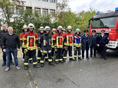 Foto zur Meldung: Neun Feuerwehrler erhalten Leistungsabzeichen