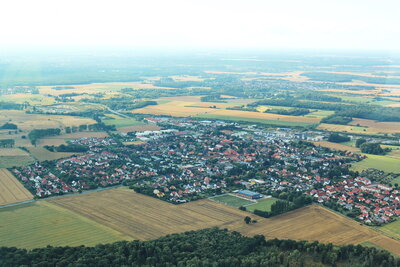 Luftaufnahme der Ortschaft Cremlingen im August 2021, Foto: ACKERS MORESE STÄDTEBAU
