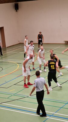 Auftakt nach Maß – DJK-Basketballer mit deutlichem Sieg zum Saisonstart in der Bayernliga