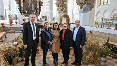 Alte und neue Traditionenen - Landeserntedankfest in Luckauer Nikolaikirche
