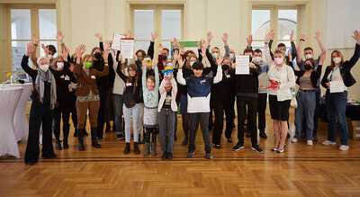 Foto zur Meldung: Stiftung Großes Waisenhaus zu Potsdam vergibt 5.000 Euro an Kita- und Schulfördervereine aus Brandenburg