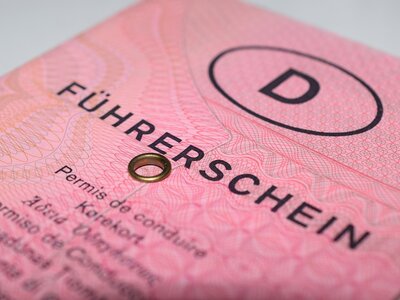 Foto zur Meldung: Führerschein-Pflichtumtausch – Bei Inhabern von Papierführerscheinen endet die Frist für die Geburtsjahrgänge 59 bis 64 in Kürze