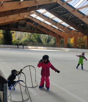 Eislaufen im Sportunterricht