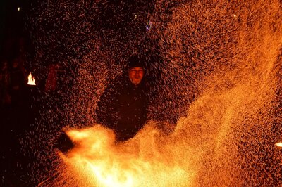 Die „Black-Fire-Artists“ zeigten eine atemberaubende Feuershow I Foto: Martin Ferch