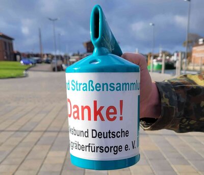 Spendendose des Volksbundes Deutsche Kriegsgräberfürsorge.
