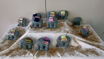 Meldung: Die Elefantenparade der Klasse 4b.