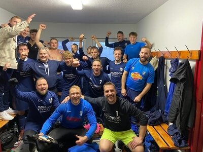 Wichtiger Auswärtssieg in Falkenthal!  26.11.2022 FC Falkenthaler Füchse – SG Blau-Weiß Leegebruch 1:3 (1:1)