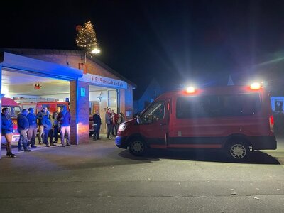 Foto zur Meldung: Neues Mehrzweckfahrzeug für die FF Schnakenbek Foto zur Meldung: Neues Mehrzweckfahrzeug für die FF Schnakenbek