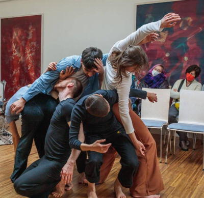 Ungewöhnliche Kulturangebote im Kopernikus-Gymnasium - Tänzerinnen und Tänzer ganz nah! (Bild vergr&ouml;&szlig;ern)