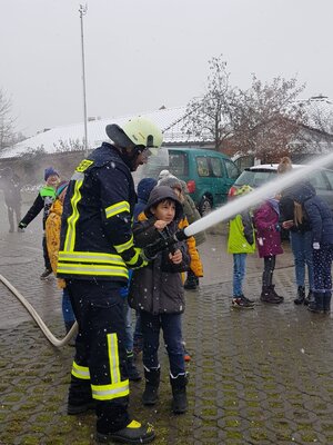 Foto zur Meldung: Besuch der Feuerwehr