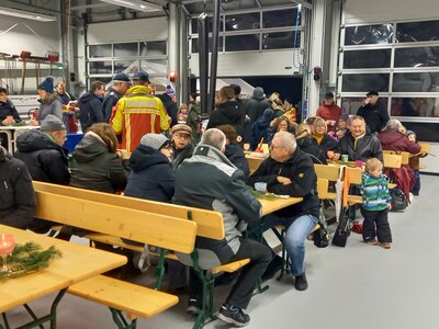 lebendiger Aventskalender - Feuerwehr / LandFrauenverein Artlenburg-Avendorf