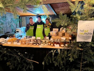 Foto zur Meldung: Hofladenprodukte auf dem Weihnachtsmarkt in Münchweiler